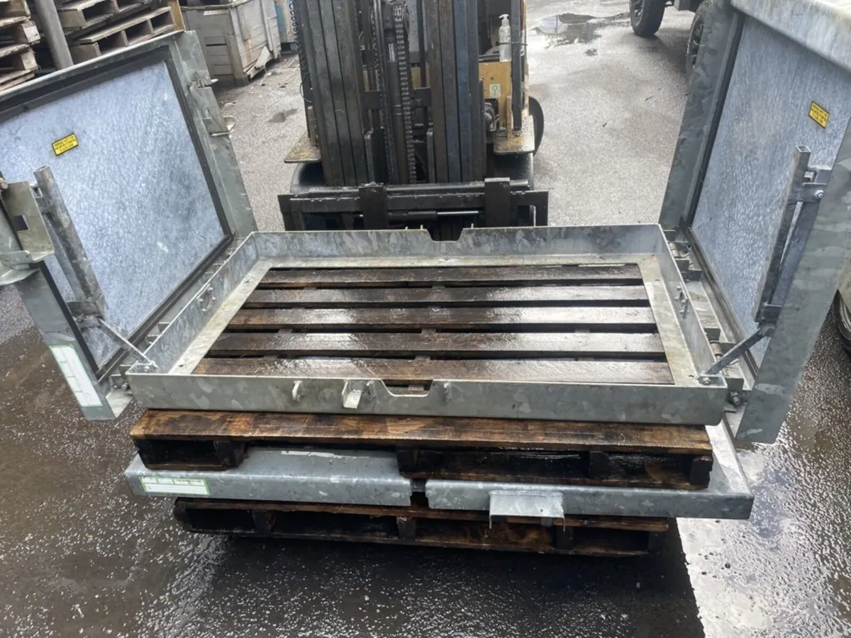 Galvanised Access covers for septic or slurry tank - Image 2