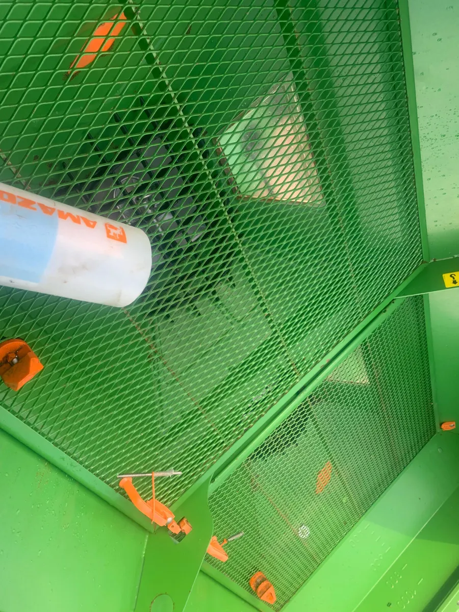 Amazone spreader - Image 4