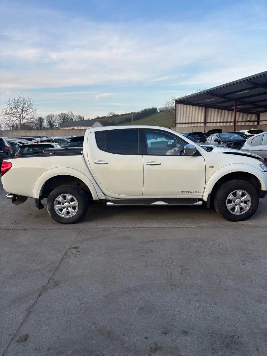 For breaking Mitsubishi L200 - Image 2