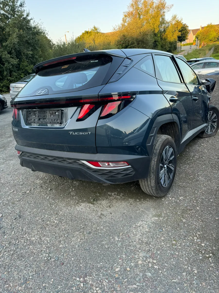 2023 2022 Hyundai Tucson for breaking parts - Image 2