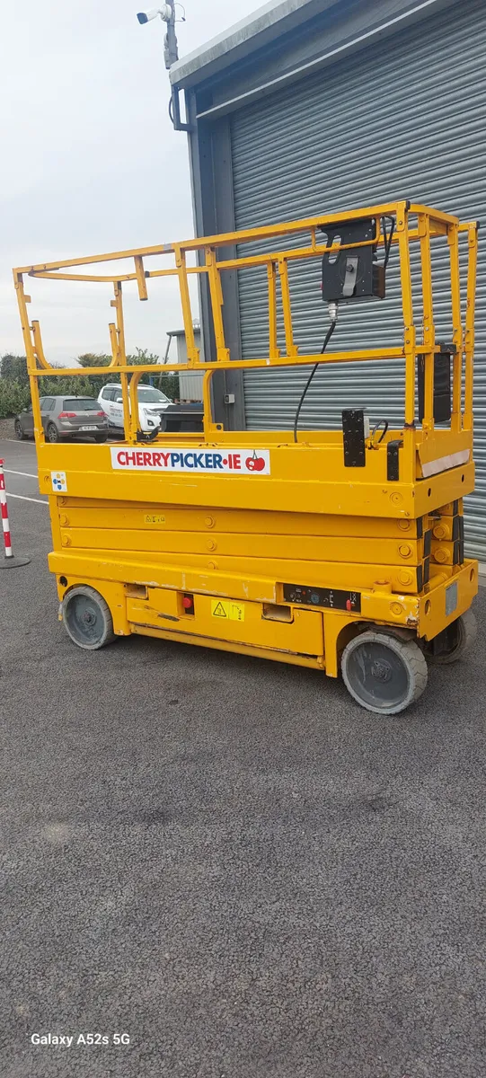 Haulotte Compact 10 Scissor Lift (2016) - Image 3