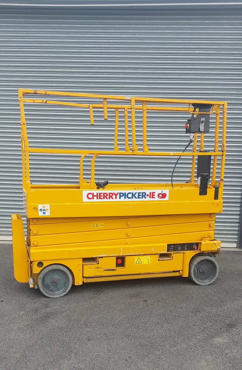 Haulotte Compact 10 Scissor Lift (2016) - Image 1