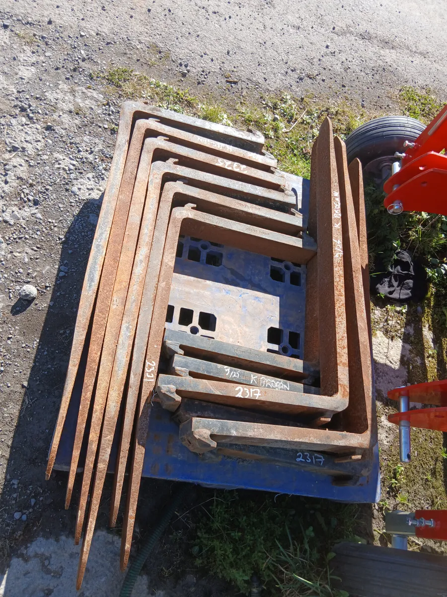 Forklift pallet tines for sale - Image 2