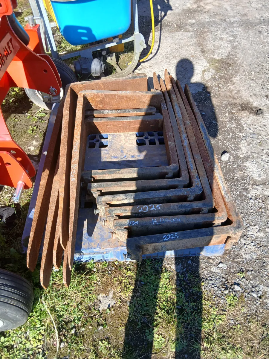 Forklift pallet tines for sale - Image 3