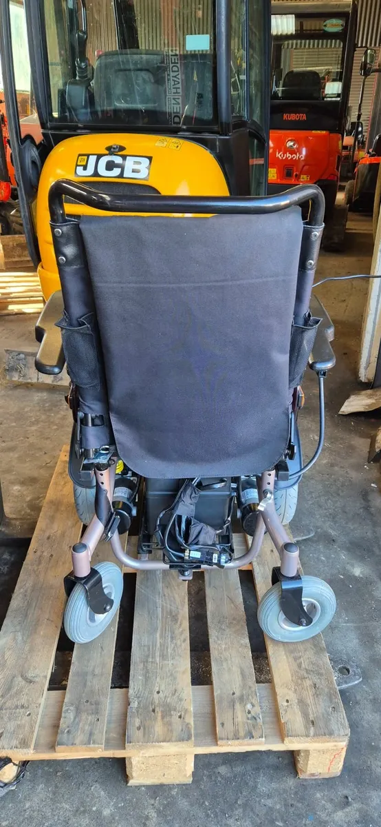 Electric wheelchair - Image 4