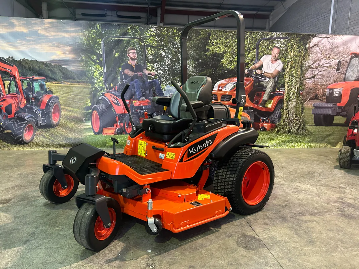 Kubota ZD1211 Diesel Zero Turn - Image 2