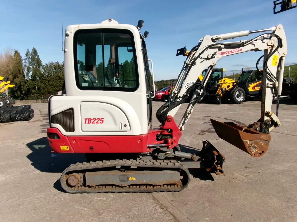 Takeuchi TB225  #14004812 - Image 1