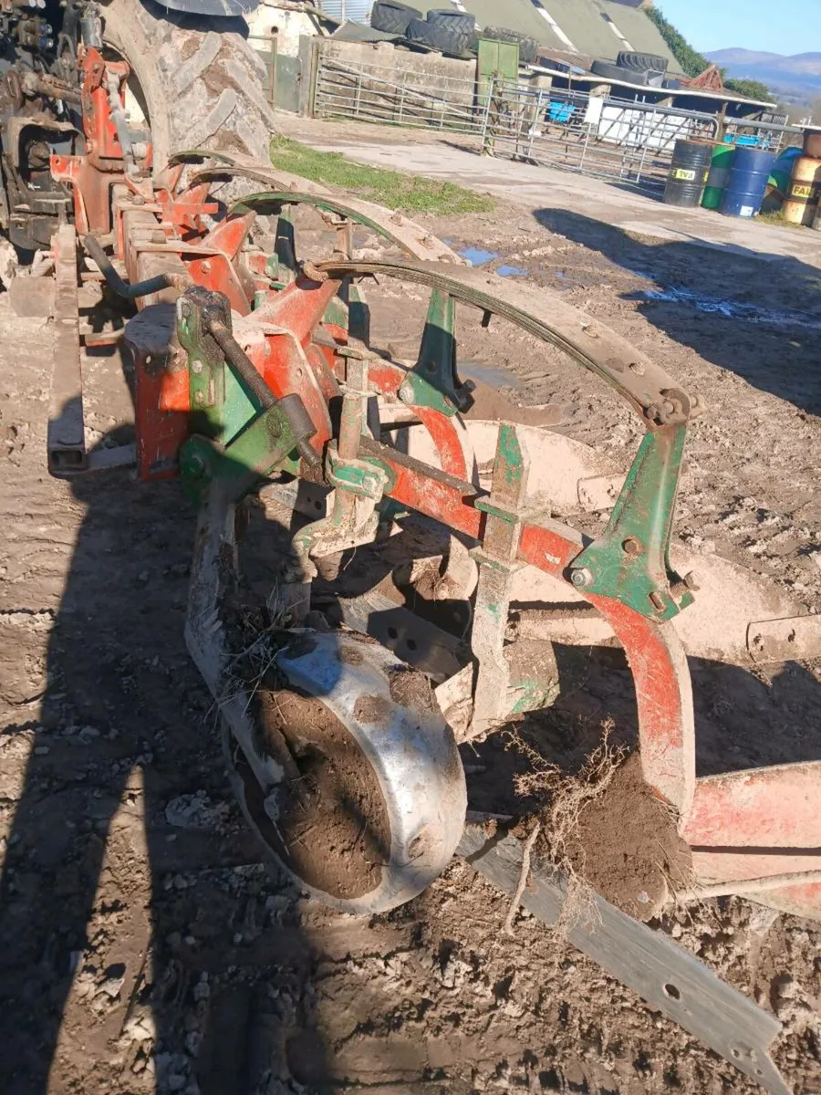 KVERNELAND PLOUGH - Image 2