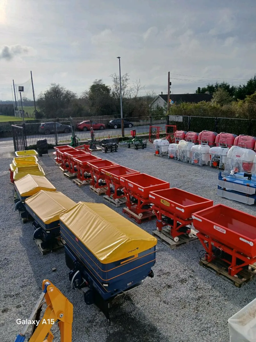NEW FERTILISER  SPREADERS. AND SPRAYERS.