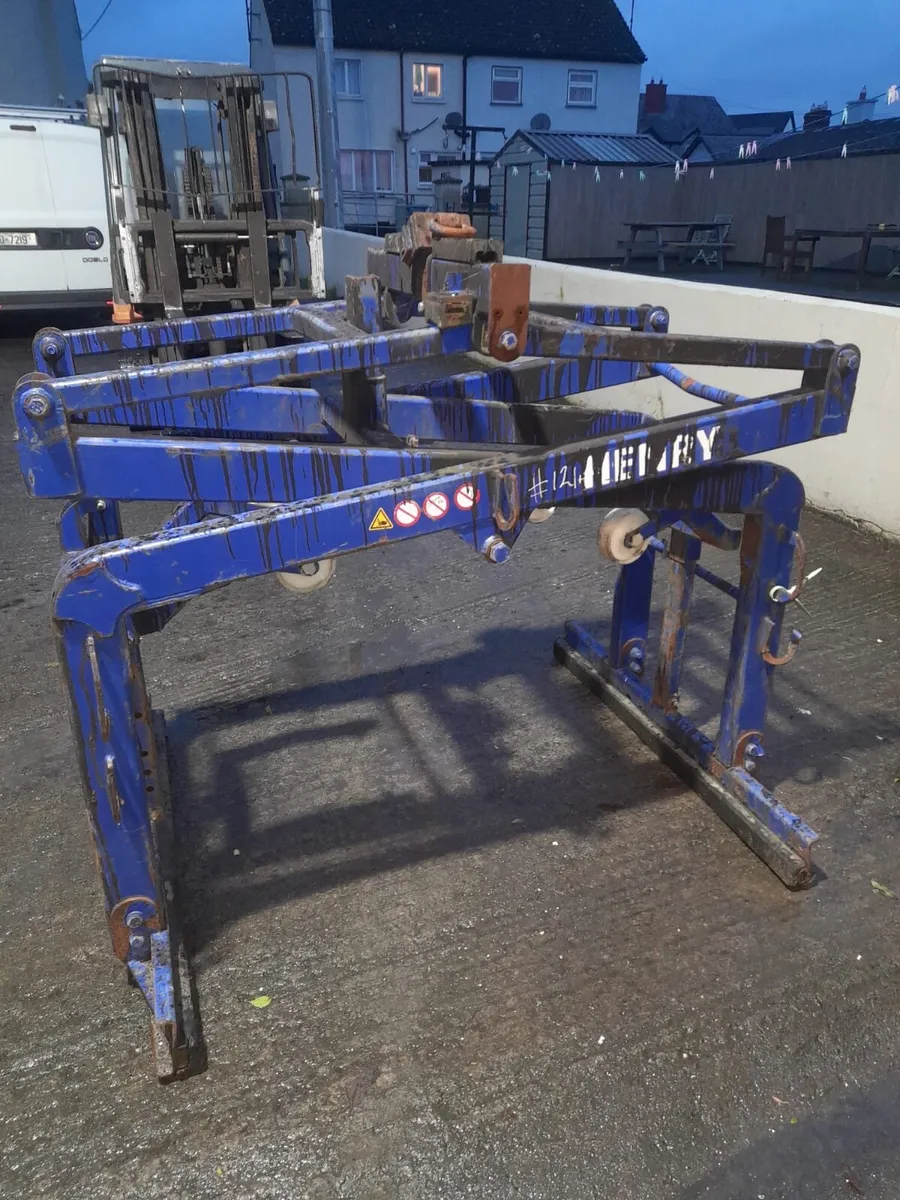 Block grab - Image 1