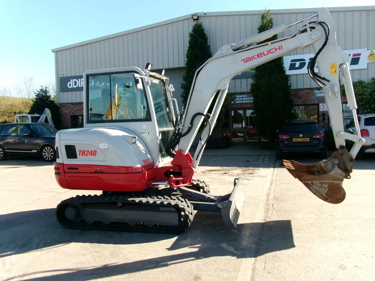 Takeuchi TB240 - Image 2