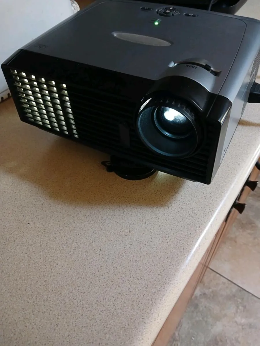 Optoma projector - Image 1