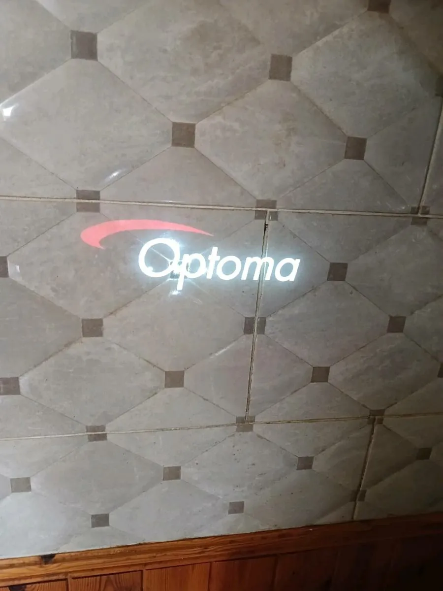 Optoma projector - Image 2