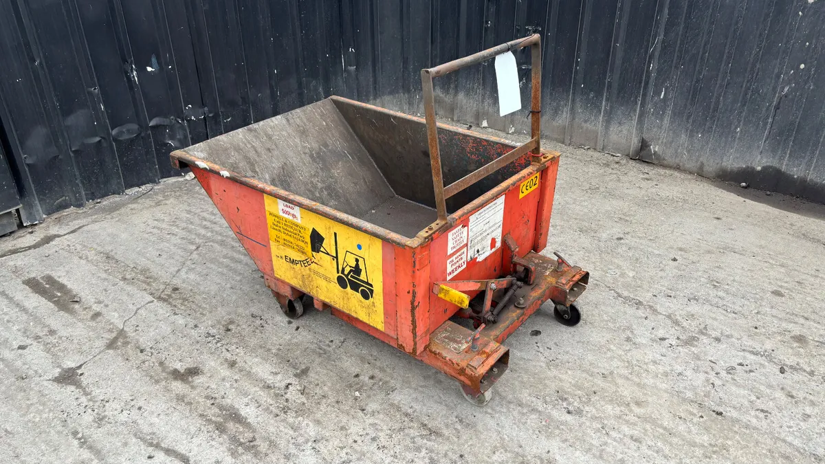 Tipping skip to suit forklift - Image 4