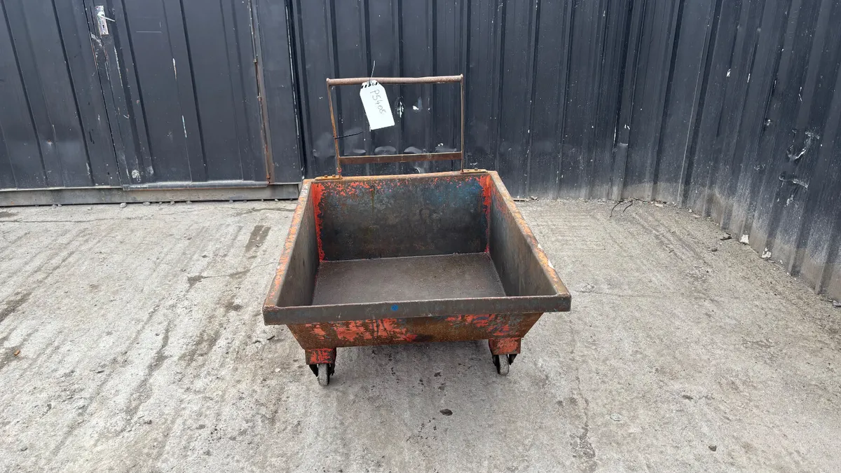 Tipping skip to suit forklift - Image 2
