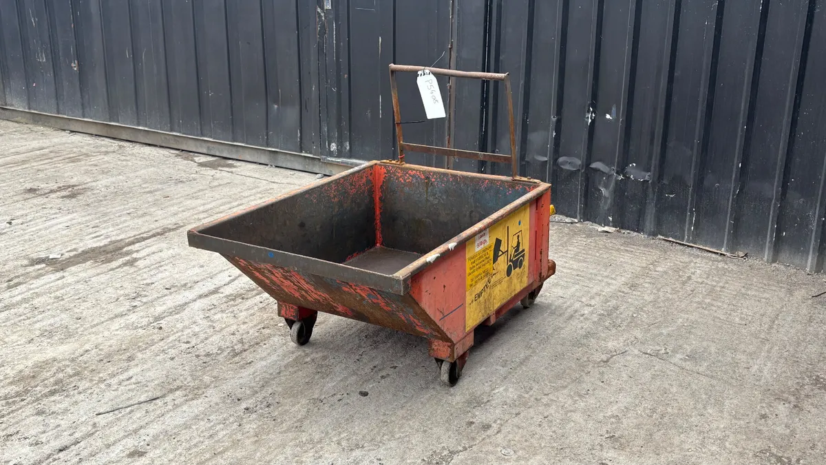 Tipping skip to suit forklift - Image 3
