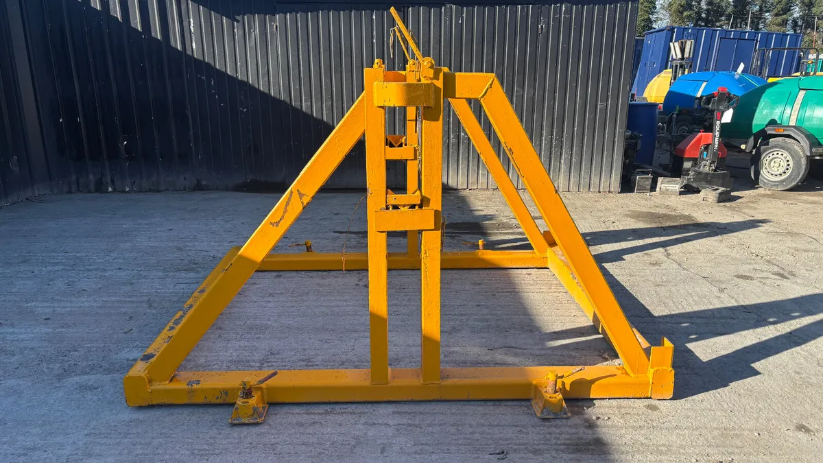 Hydraulic Cable Reel Stand - Image 4