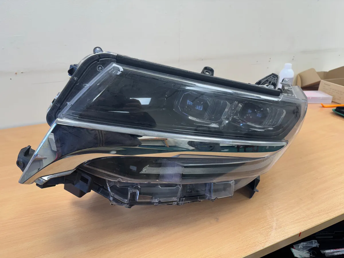TOYOTA ALPHARD LEFT HEADLIGHT - Image 3
