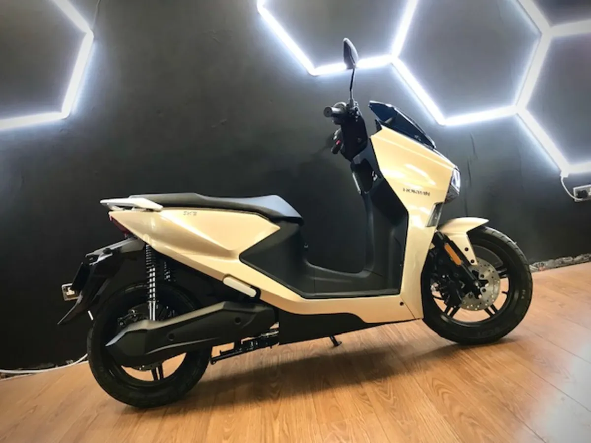 *SAVE€€ WITH OUR GRANT* Horwin SK3 EV - Image 1