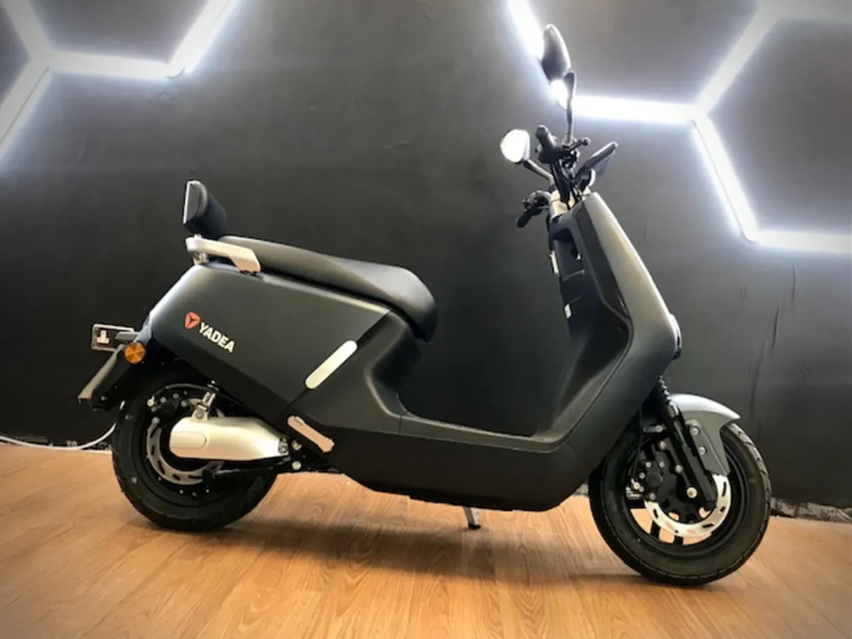 *EV* 2022 Yadea G5 Electric - Image 3