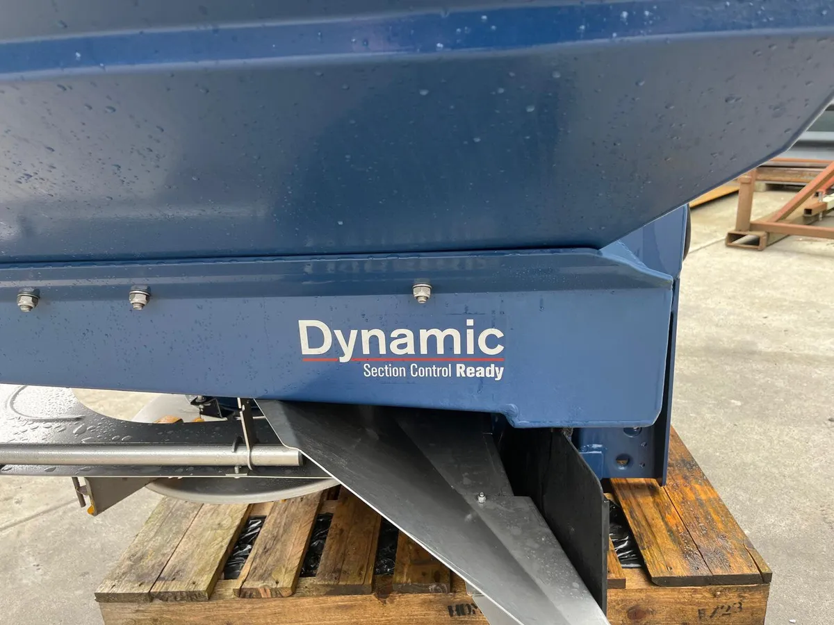 Bogballe M3W 3300 Litre Fertilizer Spreader - Image 3