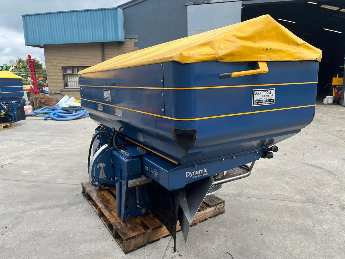 Bogballe M3W 3300 Litre Fertilizer Spreader - Image 4