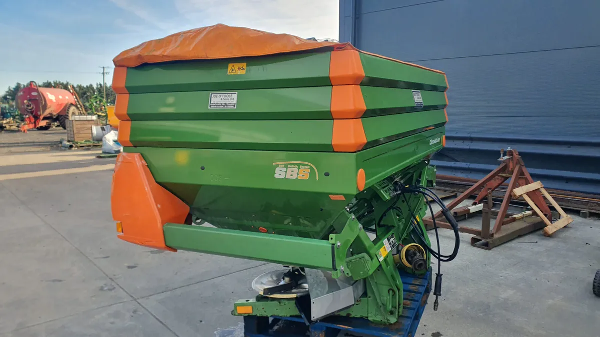Zam 3000 Litre Fertilizer Spreader - Image 2