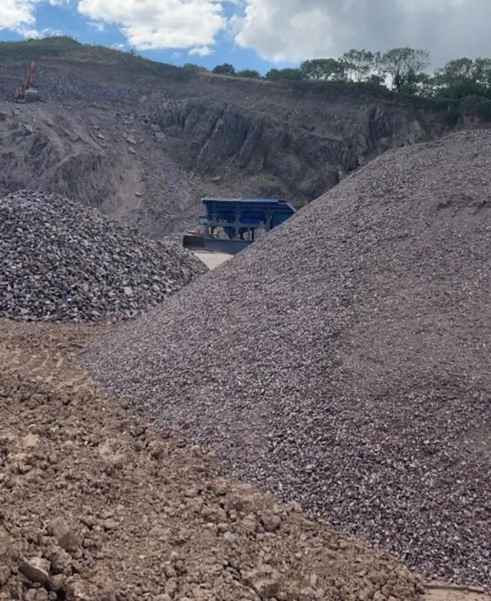 SANDSTONE - IDEAL FOR FARM ROADWAYS - Image 2