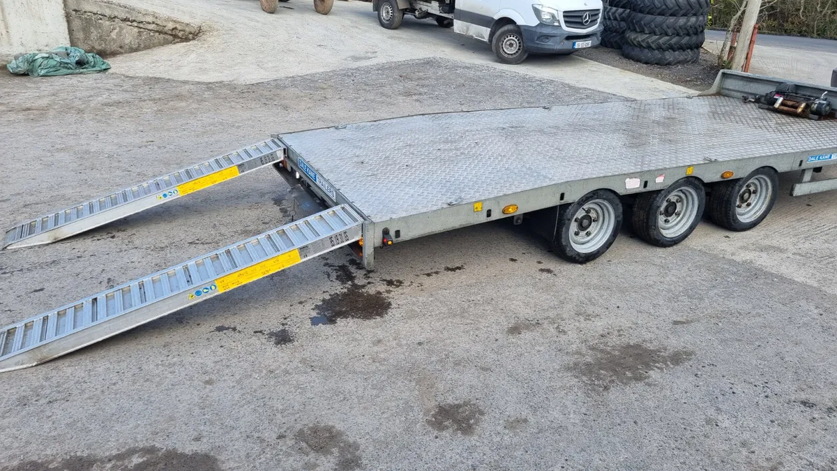 Dale Kane 16 foot trailer - Image 4