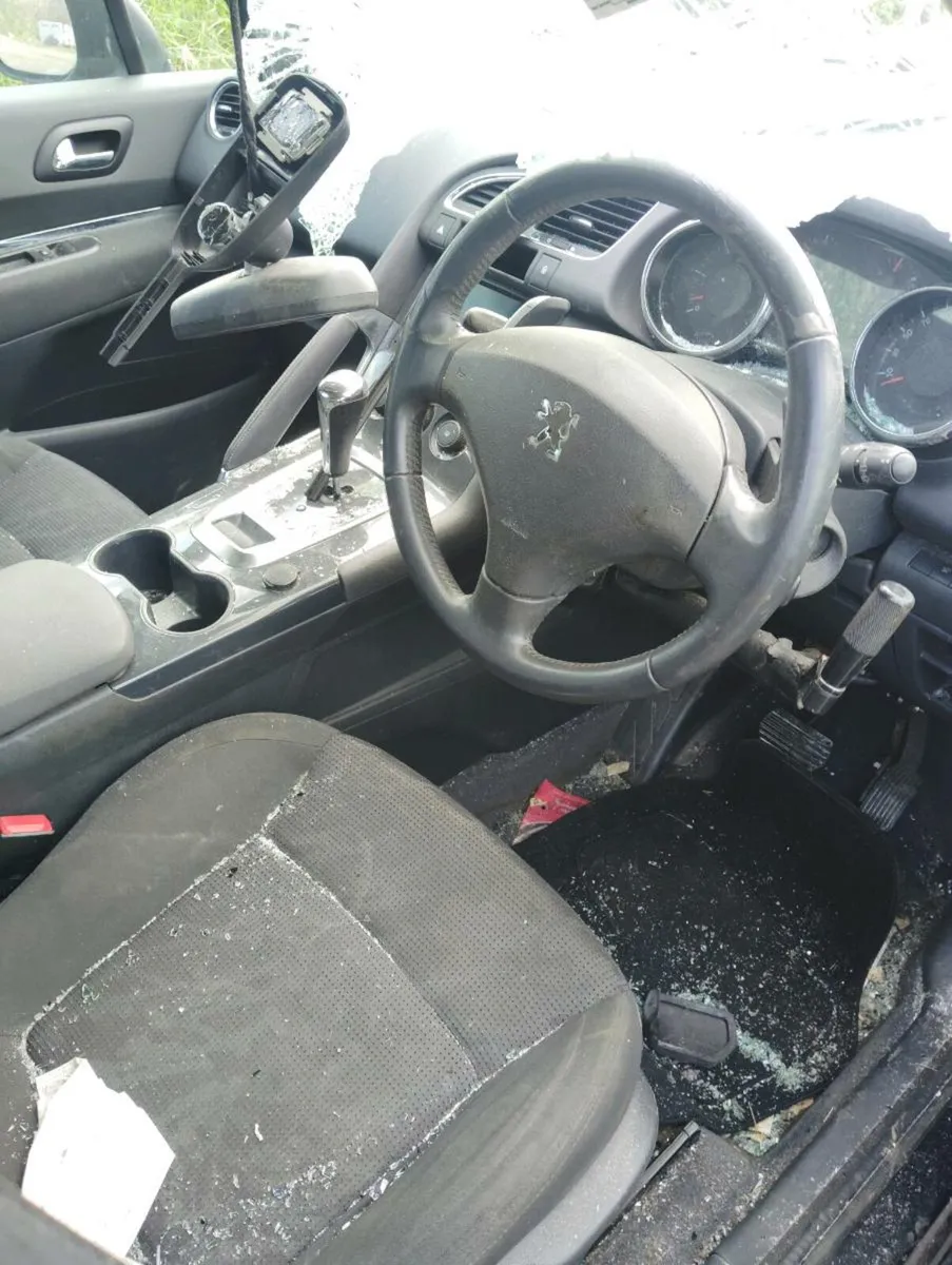 Breaking Peugeot 3008 2012 1.6hdi - Image 3