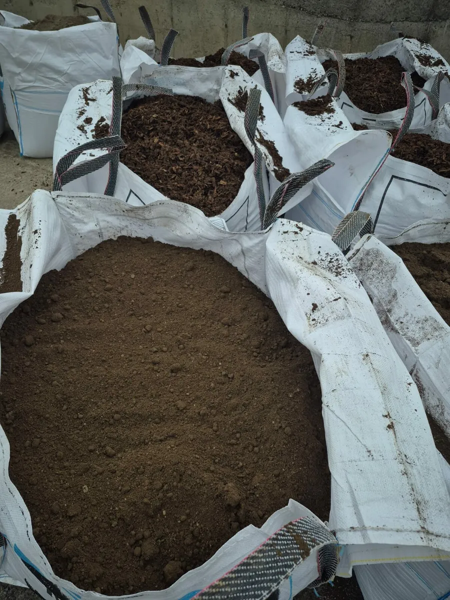 Top soil, Wood chip Mulch ,Sand&Gravel ,Grab Hire - Image 2