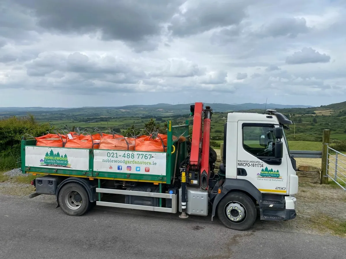 Top Dressing Lawn Sand - overseeding