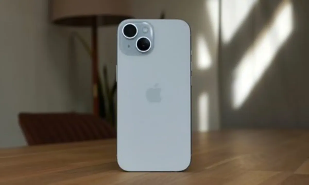 iPhone 15 - Image 2