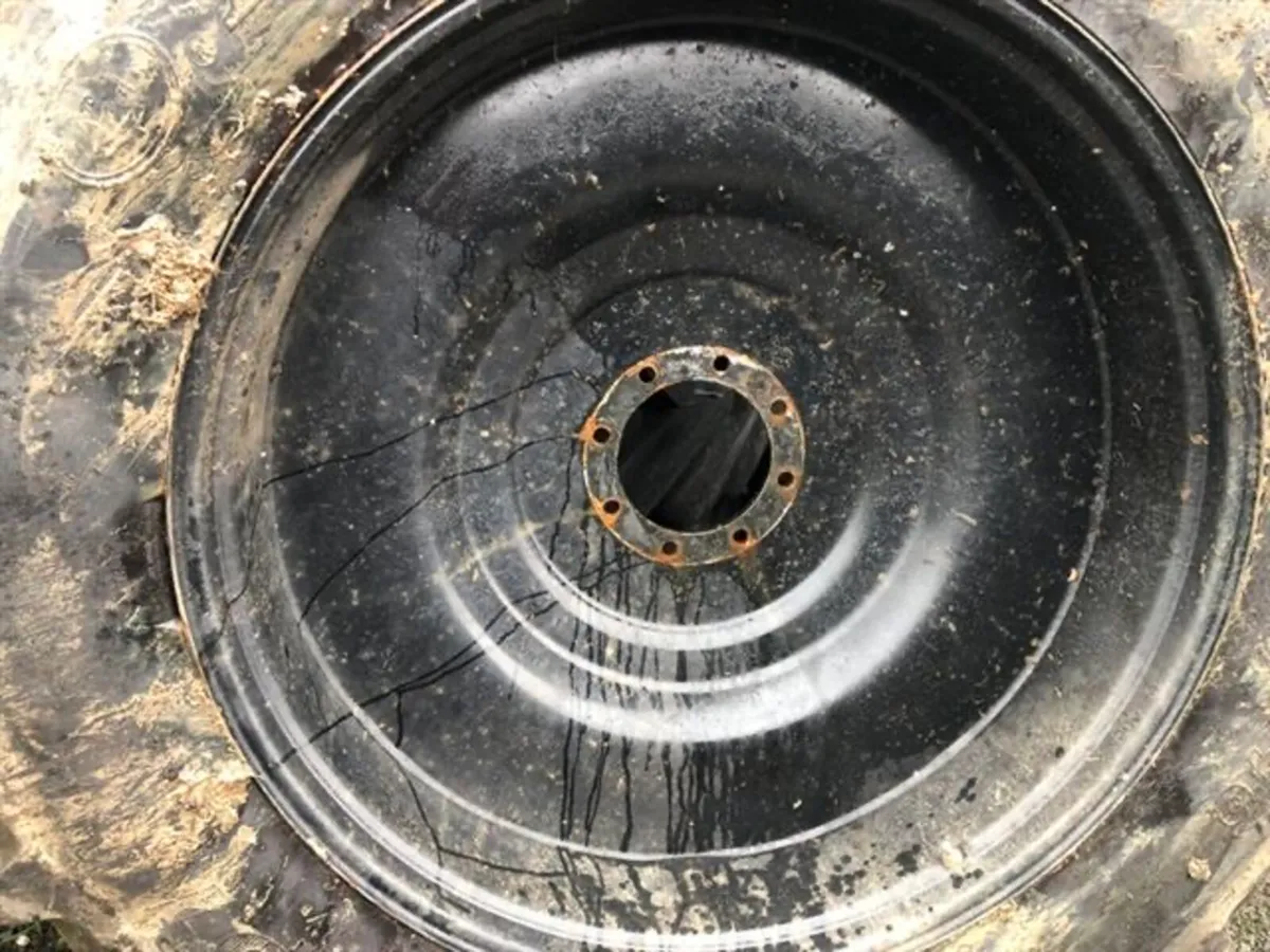 Full Set Row Crop Wheels - 480/80R46 & 380/85R34 - Image 4