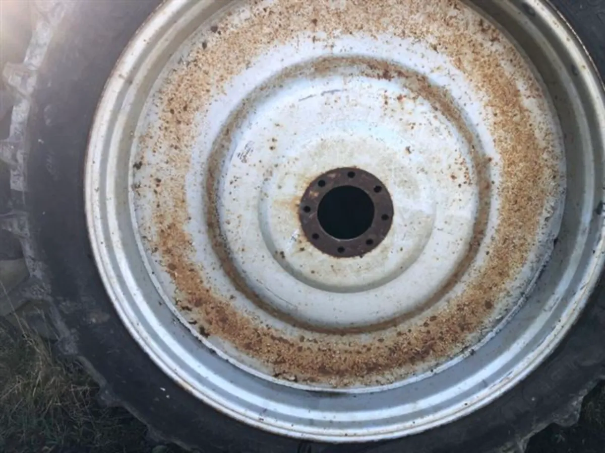 Full Set MF Row Crop Wheels- 340/85R48 & 320/85R32 - Image 3