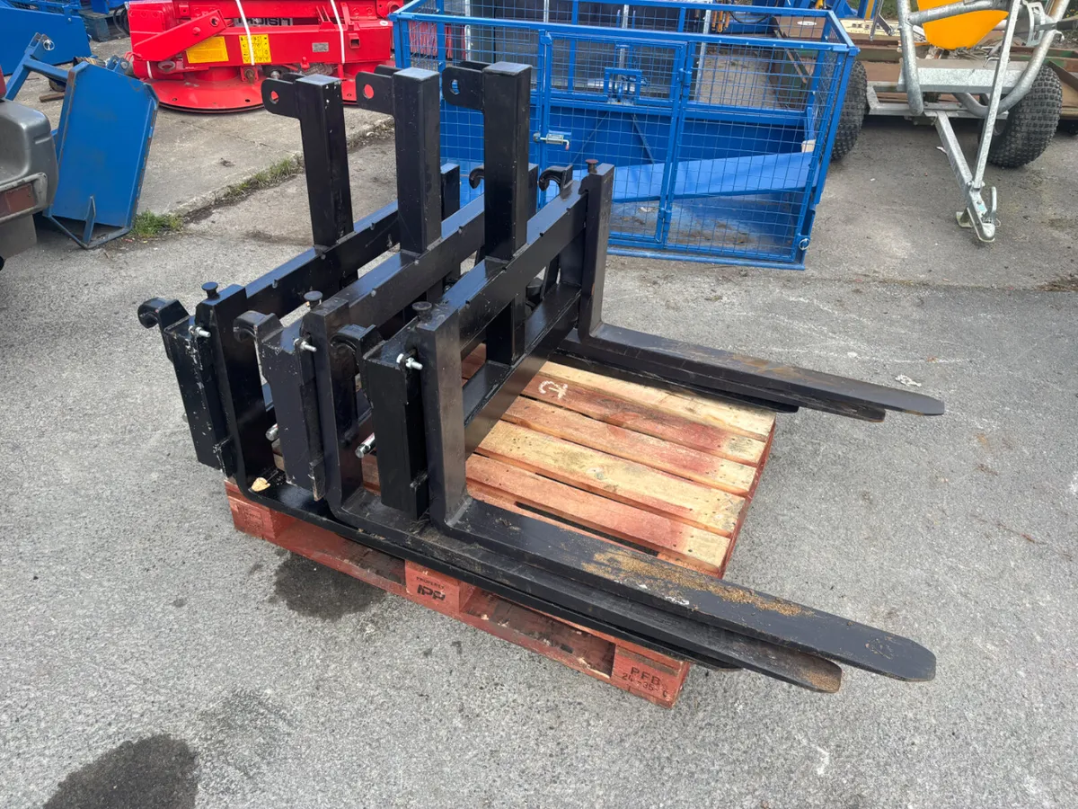 pallet fork 3 point linkage and euro brackets - Image 2