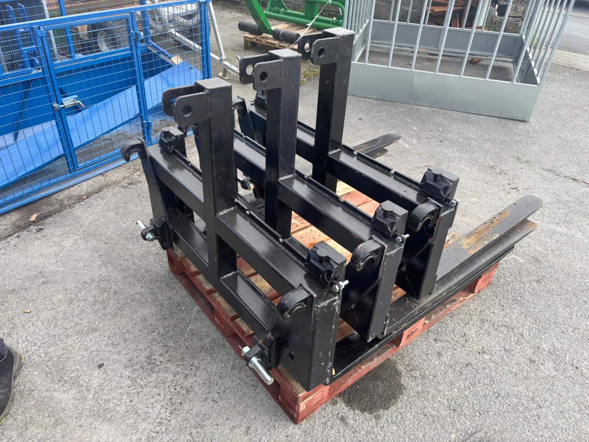 pallet fork 3 point linkage and euro brackets - Image 3