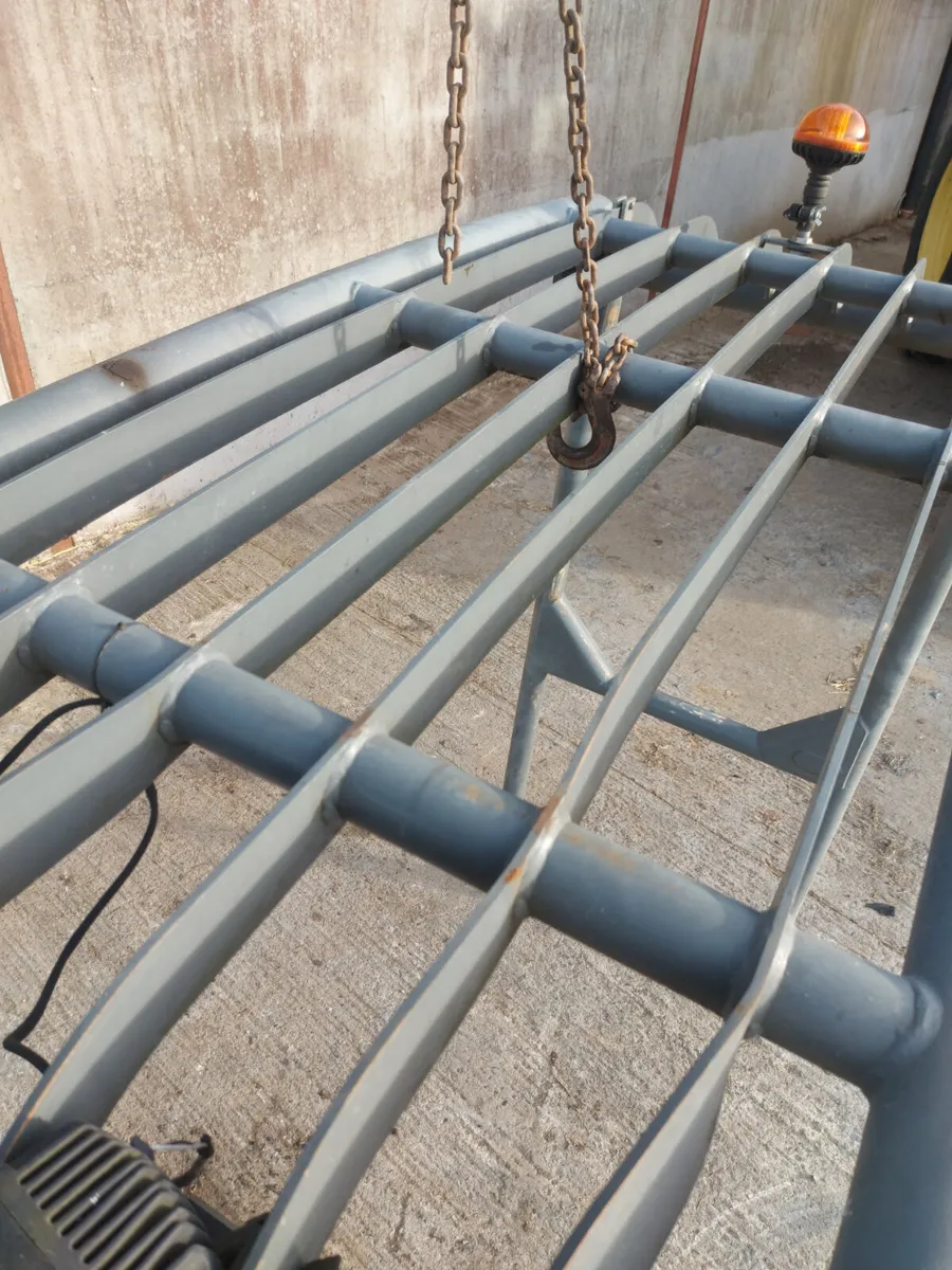 Excavator cab guard - Image 2