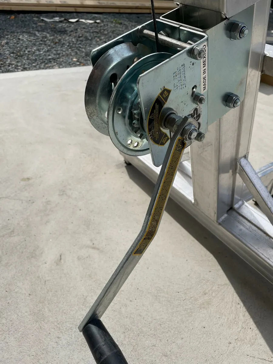 Self erect scaffolding - Image 3