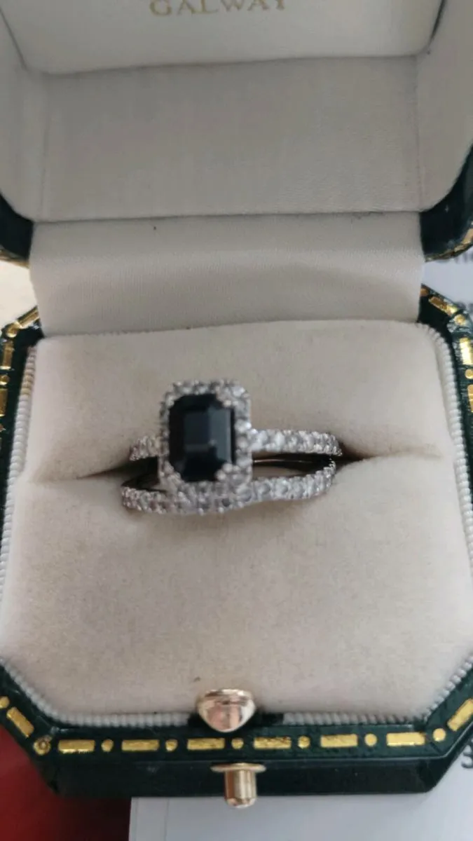 Engagement ring and wedding  last price dr  band - Image 1