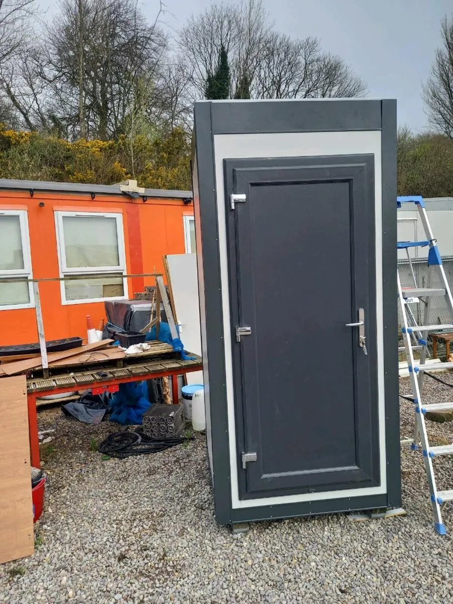 Portable toilet - Image 1