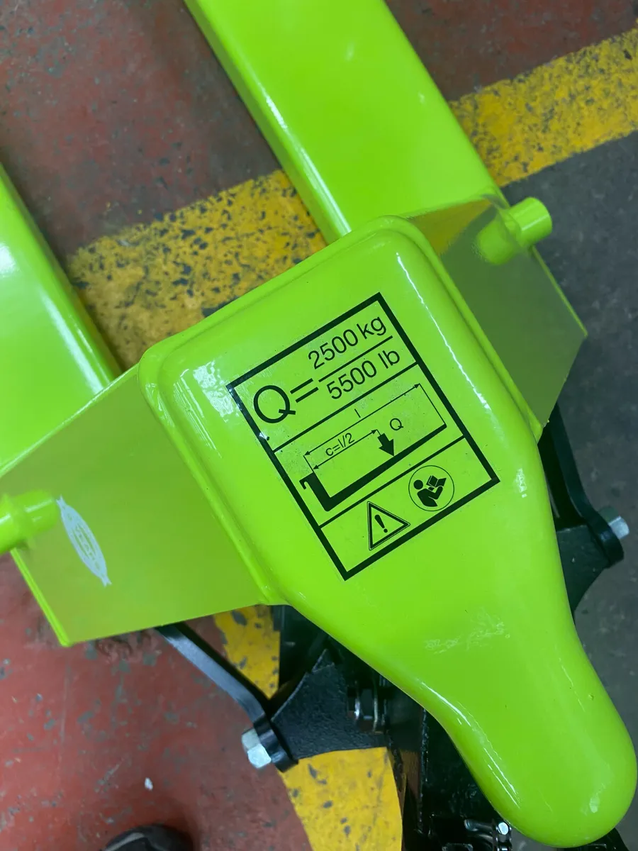 2.5 KG PALLET TRUCKS. PRAMAC / METRIX - Image 3