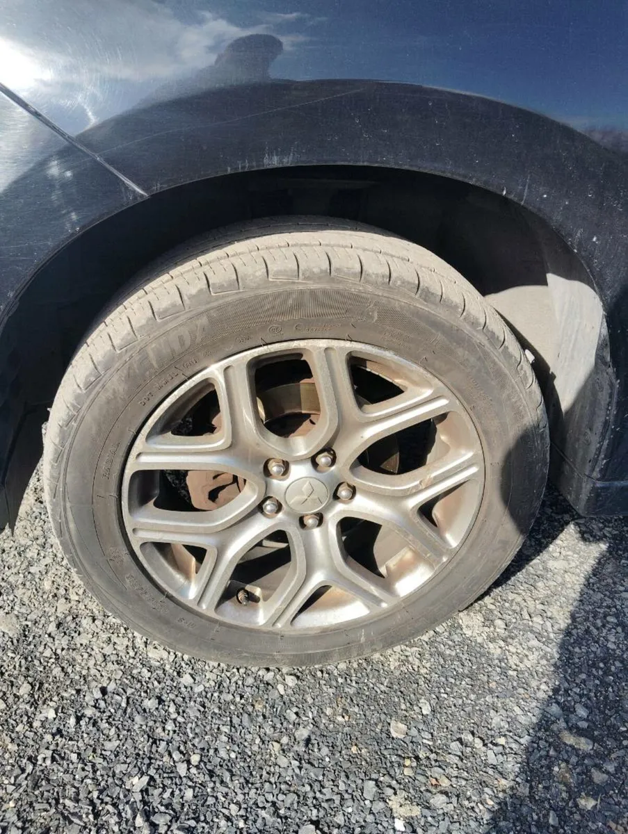 Breaking mitsubishi outlander 2016 hybrid - Image 4