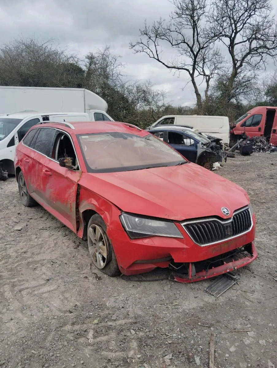 Breaking Skoda superb 2017 dcx - Image 1