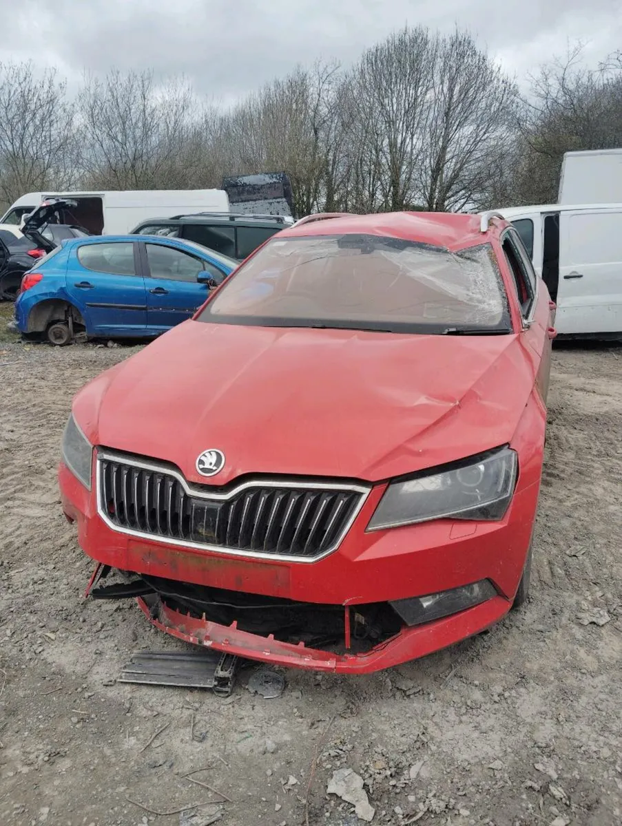 Breaking Skoda superb 2017 dcx - Image 2