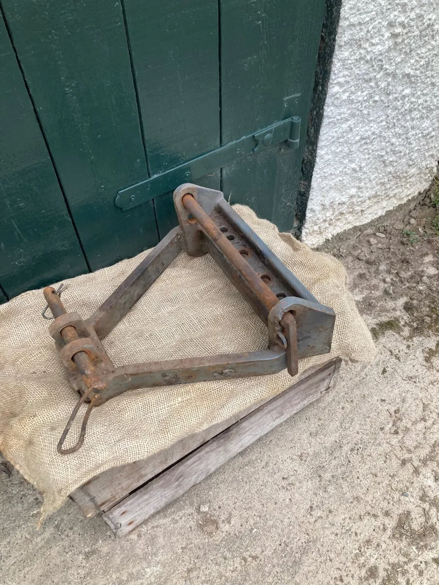 Massey Ferguson tractor drawbar cradle - Image 4