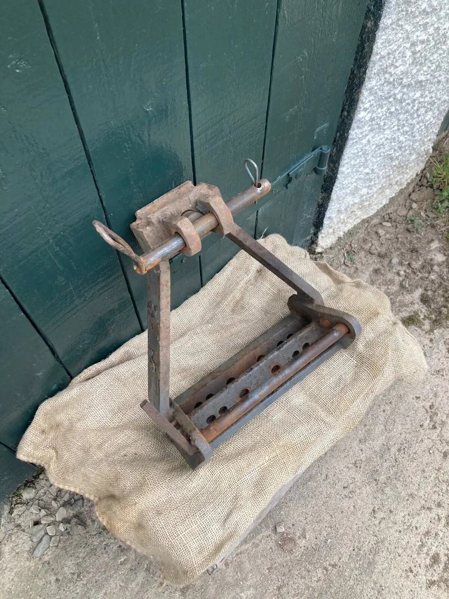 Massey Ferguson tractor drawbar cradle - Image 2