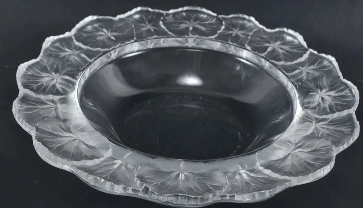 Large signed Lalique France leaf glass bowl - Image 3