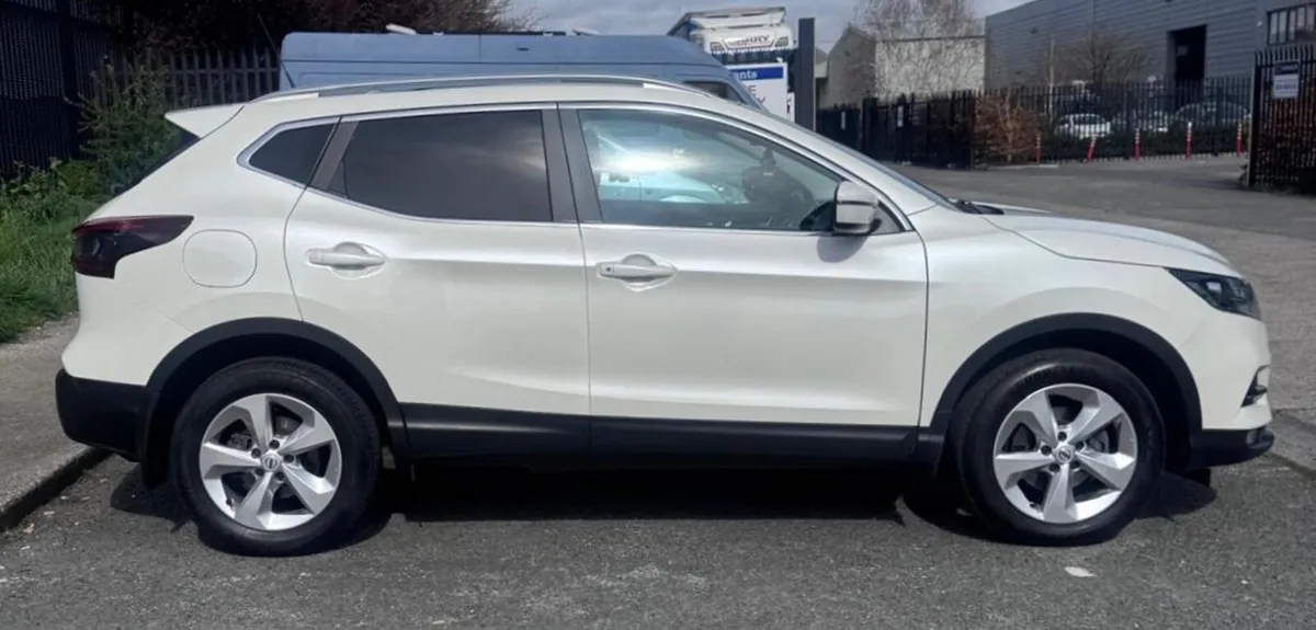 2021 Nissan Qashqai SV Commercial - Image 3