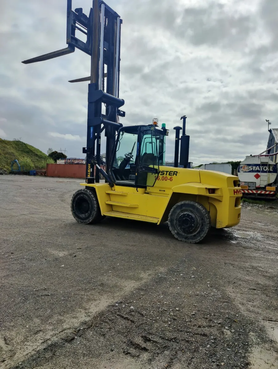 16 Ton Hyster forklift for hire - Image 1